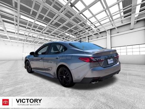 Used 2025 Toyota Camry SE FWD image 5