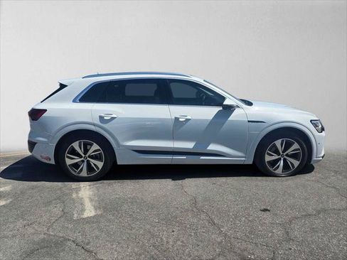 Used 2024 Audi Q8 e-tron Premium Plus w/ Premium Plus Package AWD/4WD image 2