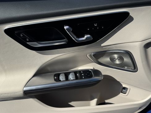 Used 2025 Mercedes-Benz C 300 Sedan image 19