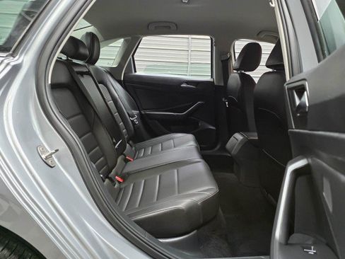 Used 2022 Volkswagen Jetta SE FWD image 16