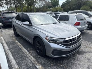 Used 2023 Volkswagen Jetta SE w/ Panoramic Sunroof Package video 1