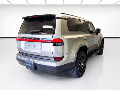 Used 2024 Lexus GX 550 w/ Cold Area Package AWD/4WD image 4