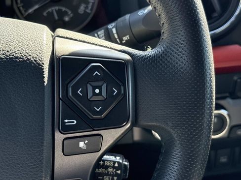 Used 2019 Toyota Tacoma TRD Sport w/ Technology Package image 18