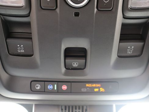 Used 2023 Chevrolet Suburban Z71 w/ Luxury Package image 31