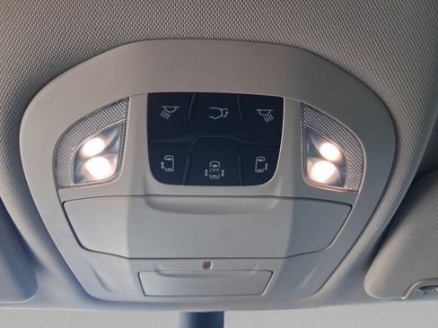 Used 2024 Chrysler Pacifica Touring-L FWD image 14