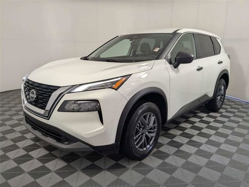 Used 2023 Nissan Rogue S AWD/4WD image 2