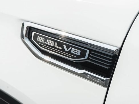 Used 2024 GMC Sierra 1500 SLT image 15