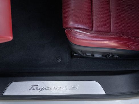 Certified 2022 Porsche Taycan 4S image 22