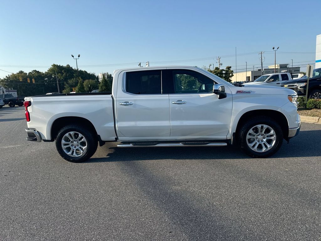 Used 2022 Chevrolet Silverado 1500 LTZ AWD/4WD image 7