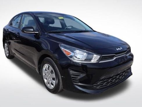 Used 2022 Kia Rio LX image 2