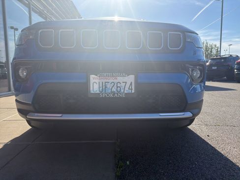 Used 2022 Jeep Compass Limited AWD/4WD image 3