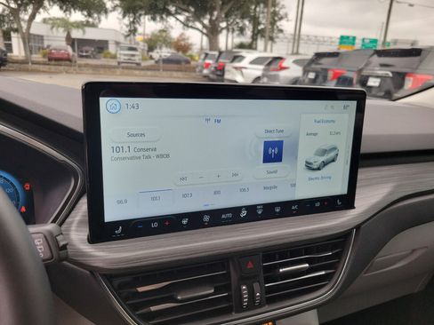 Certified 2024 Ford Escape SE w/ PHEV Premium Package image 18