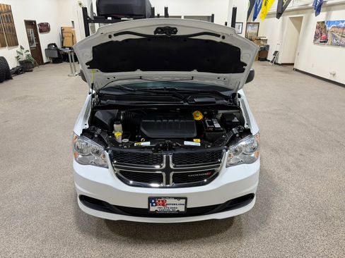 Used 2019 Dodge Grand Caravan SE FWD image 58