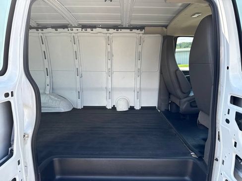 Used 2014 Chevrolet Express 1500 RWD image 12