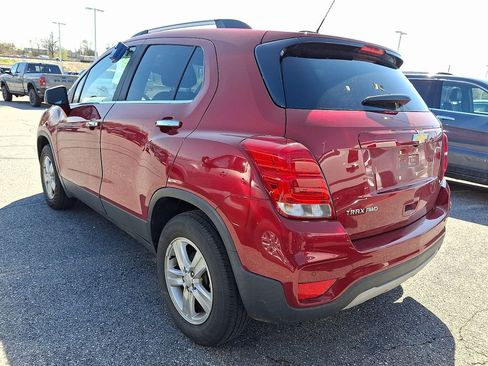 Used 2019 Chevrolet Trax LT w/ Sun & Sound Package image 4