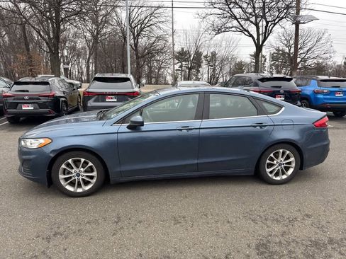 Used 2019 Ford Fusion SE image 2