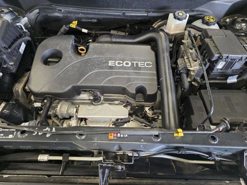 Used 2021 Chevrolet Equinox LT image 17