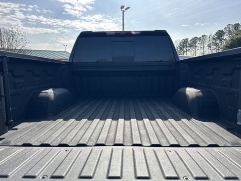 Used 2023 GMC Sierra 1500 AT4 w/ AT4 Premium Package image 18