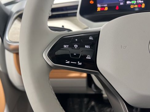 New 2025 Volkswagen ID. Buzz Pro S Plus image 34