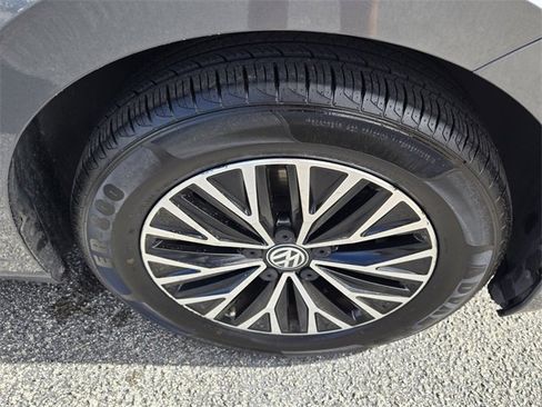 Used 2019 Volkswagen Jetta SEL image 17