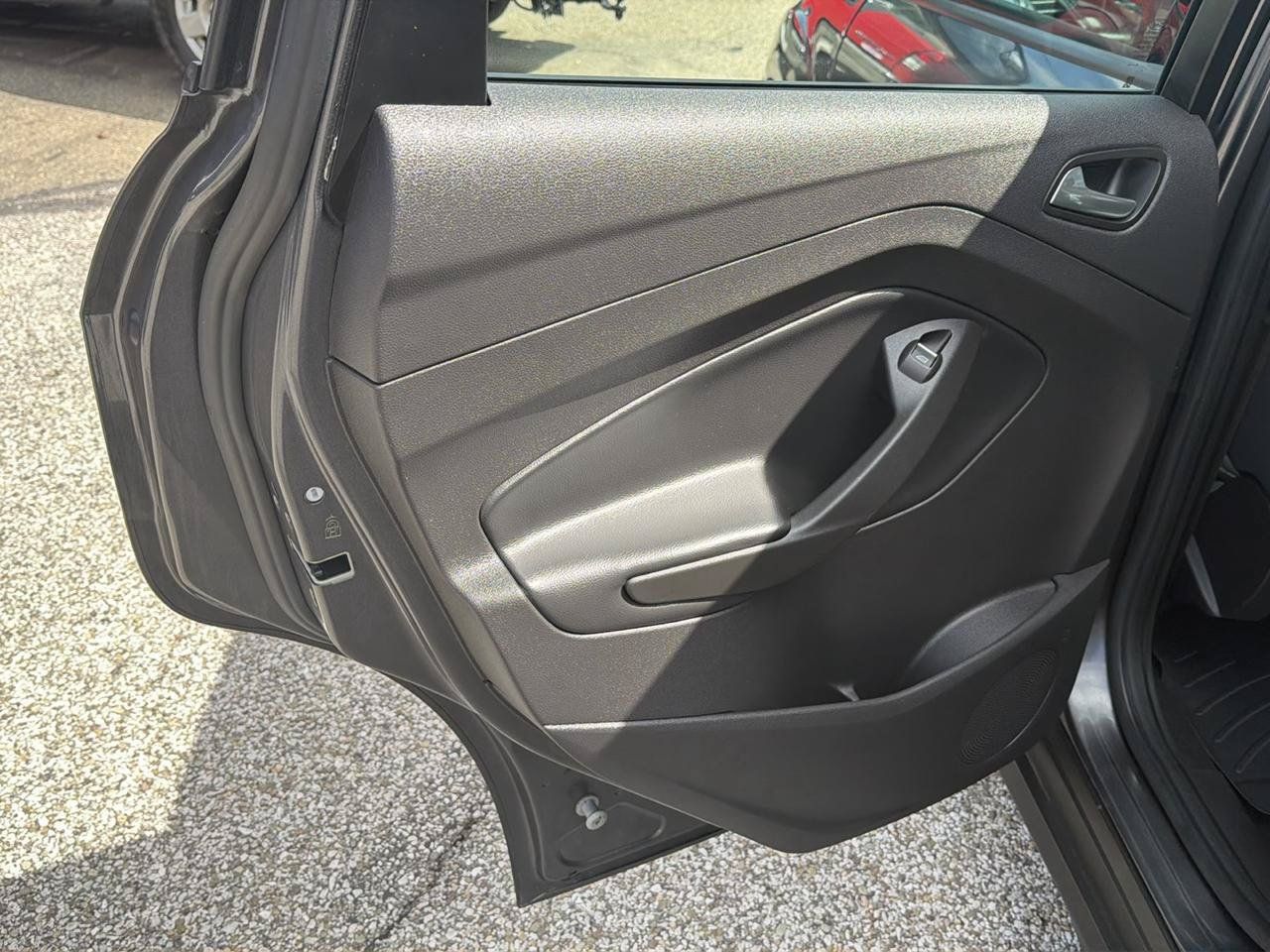 Used 2018 Ford C-MAX SE w/ Cold Weather Package FWD image 23