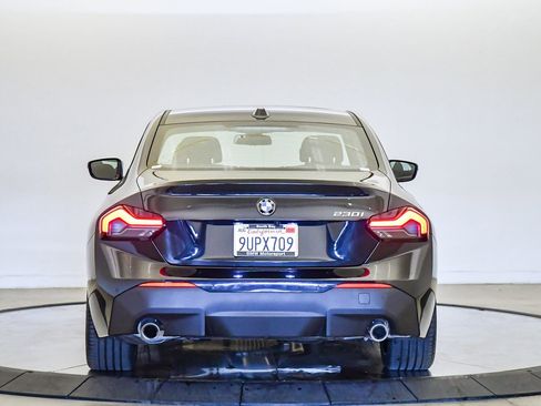Used 2025 BMW 230i Coupe w/ Convenience Package image 3