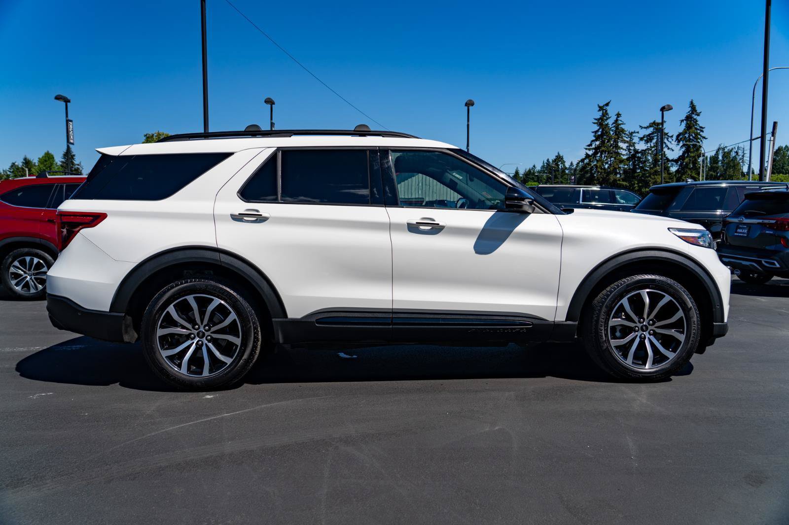 Used 2021 Ford Explorer ST w/ Equipment Group 401A AWD/4WD image 9
