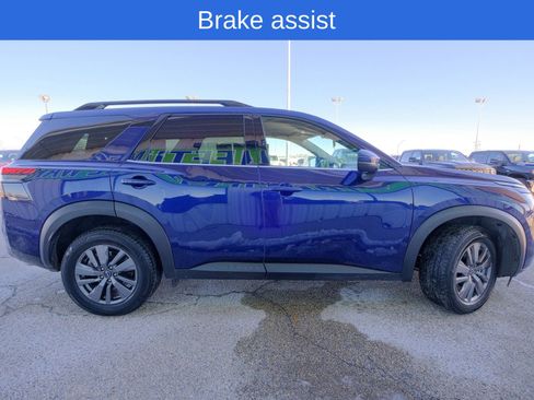 Used 2025 Nissan Pathfinder SV image 11