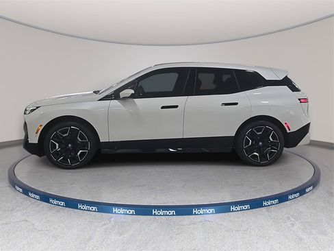 Used 2024 BMW iX xDrive50 w/ Premium Package image 9