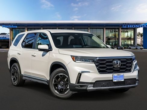 Certified 2025 Honda Pilot EX-L image 1