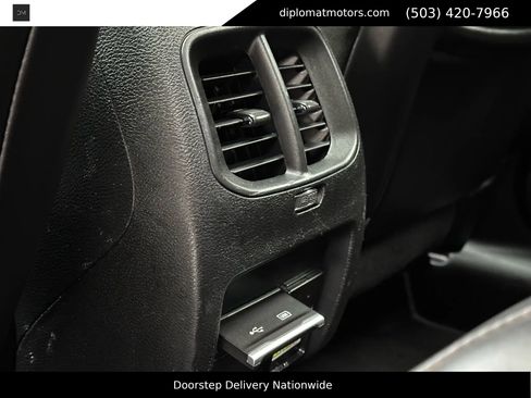 Used 2019 Jeep Cherokee Trailhawk image 28