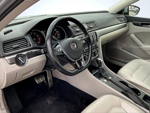 Used 2018 Volkswagen Passat 2.0T S image 14