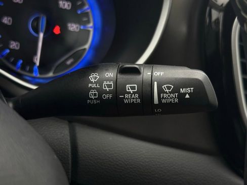 Used 2024 Chrysler Pacifica Touring-L image 30