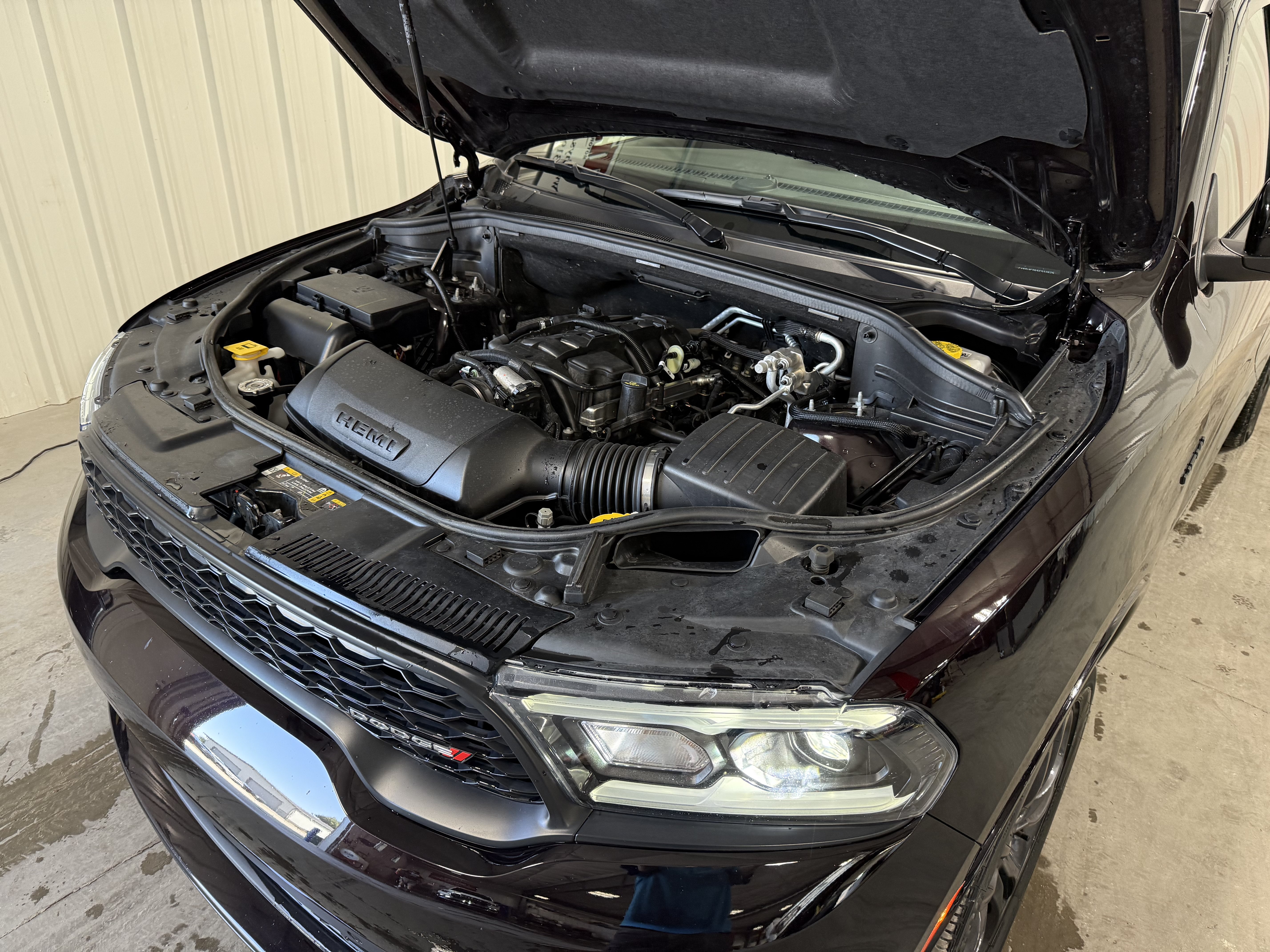Used 2025 Dodge Durango R/T w/ Blacktop Package AWD/4WD image 18