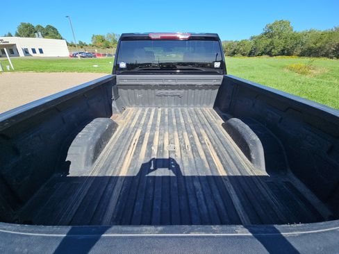 Used 2022 GMC Sierra 3500 AT4 AWD/4WD image 7