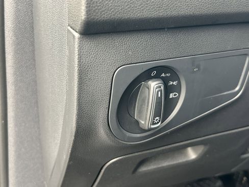 Used 2022 Volkswagen Tiguan SE w/ Panoramic Sunroof Package image 30