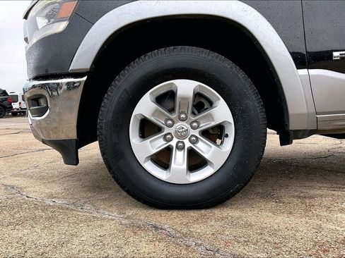 Used 2019 RAM 1500 Laramie AWD/4WD image 35