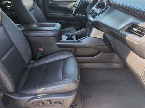 Certified 2022 Chevrolet Suburban Z71 w/ Luxury Package AWD/4WD image 29