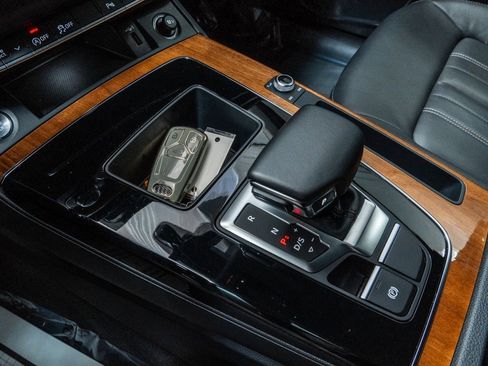 Used 2023 Audi Q5 2.0T Premium w/ Convenience Package image 18