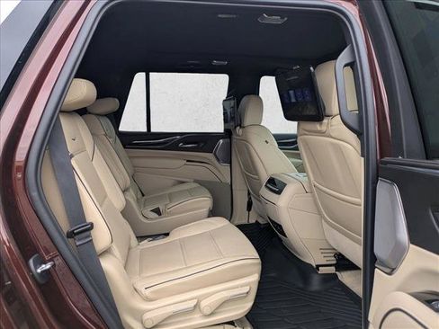 Used 2022 Cadillac Escalade Premium Luxury w/ Performance Package AWD/4WD image 25