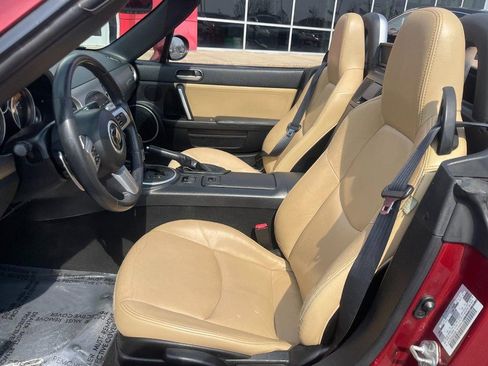 Used 2009 MAZDA MX-5 Miata Grand Touring w/ Premium Pkg image 12