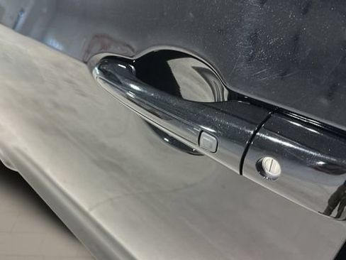 Used 2024 Chrysler Pacifica Touring-L FWD image 31