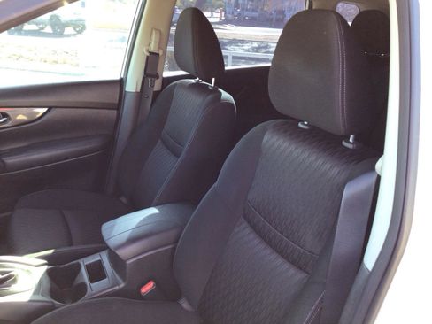 Used 2017 Nissan Rogue S FWD image 24