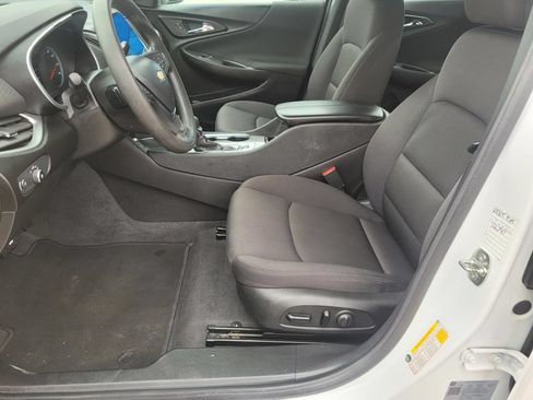Used 2023 Chevrolet Malibu LT FWD image 16