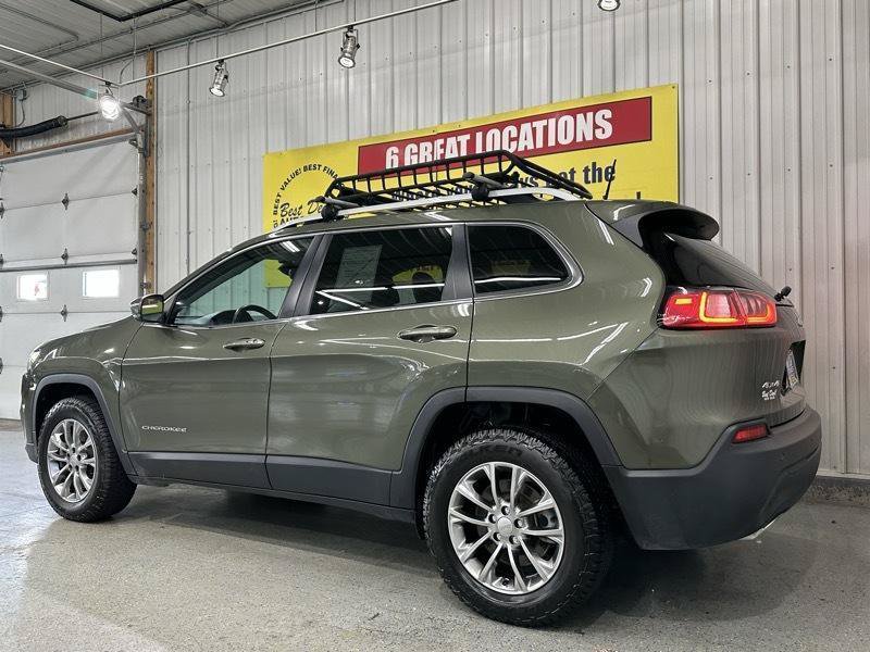 Used 2021 Jeep Cherokee Latitude Lux w/ Comfort/Convenience Group AWD/4WD image 3