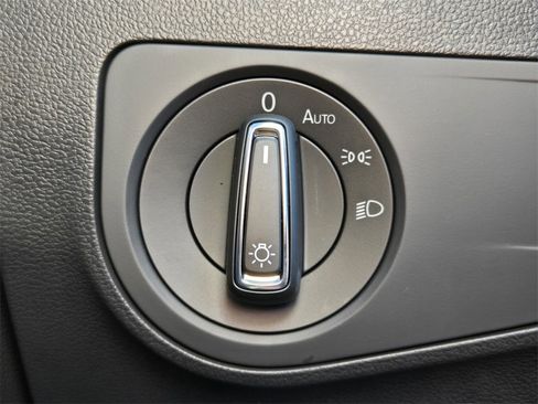 Used 2024 Volkswagen Tiguan SE R-Line image 29