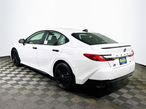 New 2026 Toyota Camry Hybrid image 6