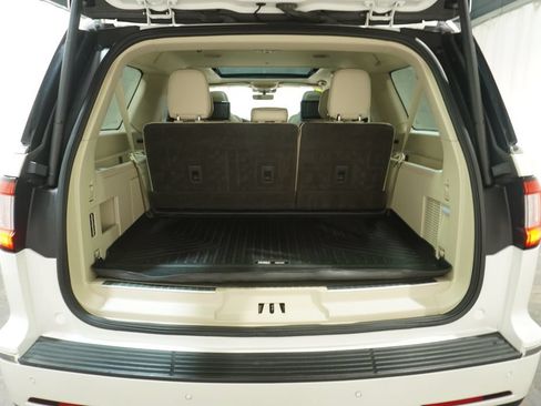 Used 2019 Lincoln Navigator L Reserve AWD/4WD image 8
