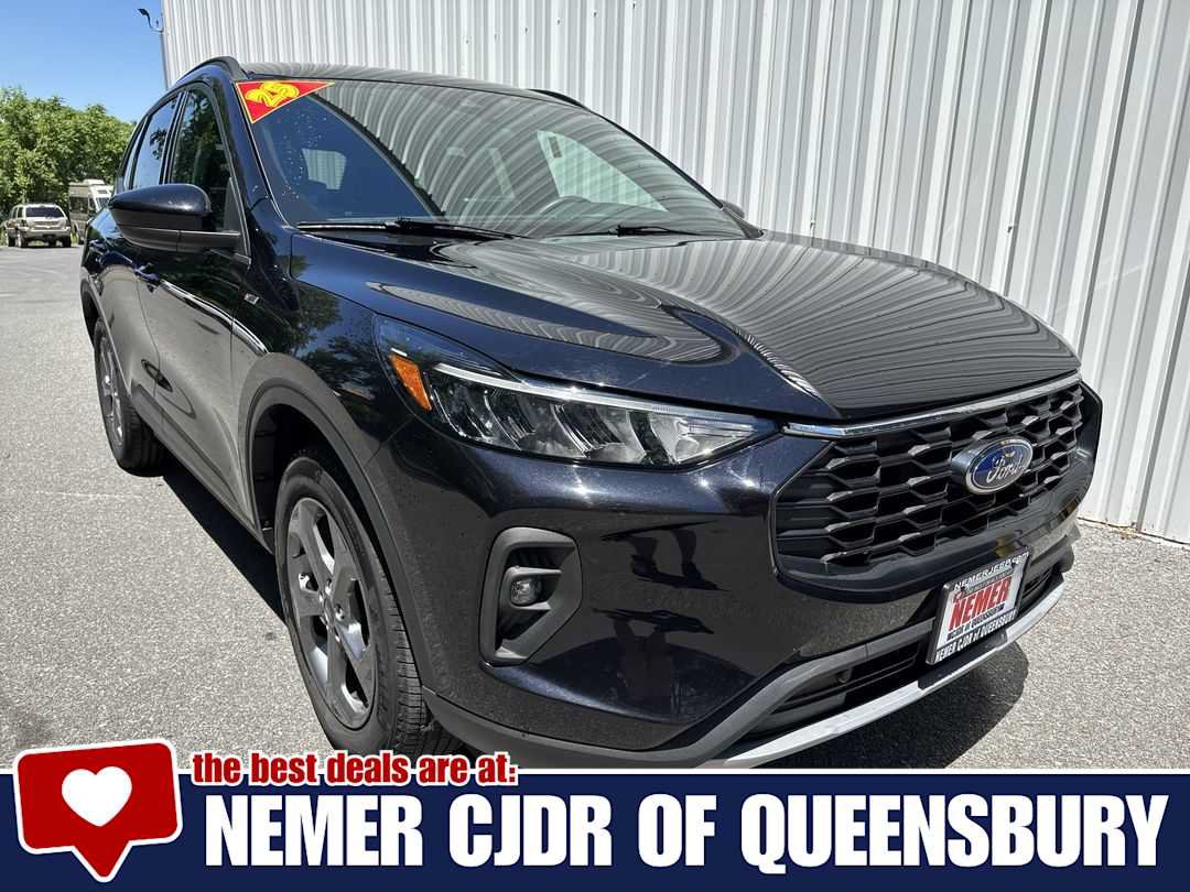 Used 2025 Ford Escape ST-Line Select AWD/4WD image 1