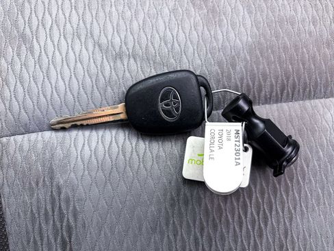 Used 2018 Toyota Corolla LE w/ Carpet Mat Package (TMS) image 25